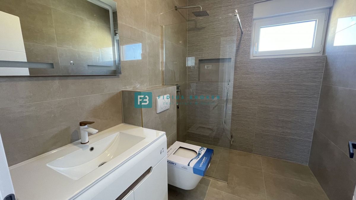 VODICE - SRIMA, nova, dvojček, 300 m do plaže, pogled na morje, S1