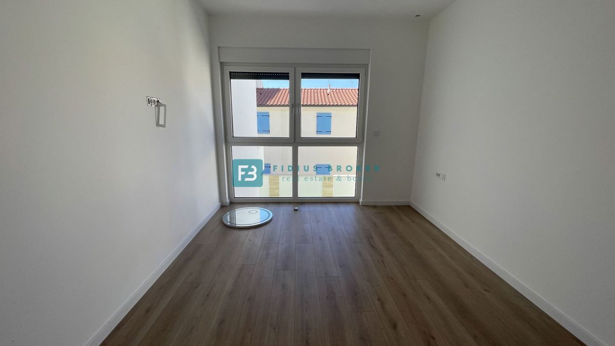 VODICE - SRIMA, nova, dvojček, 300 m do plaže, pogled na morje, S1