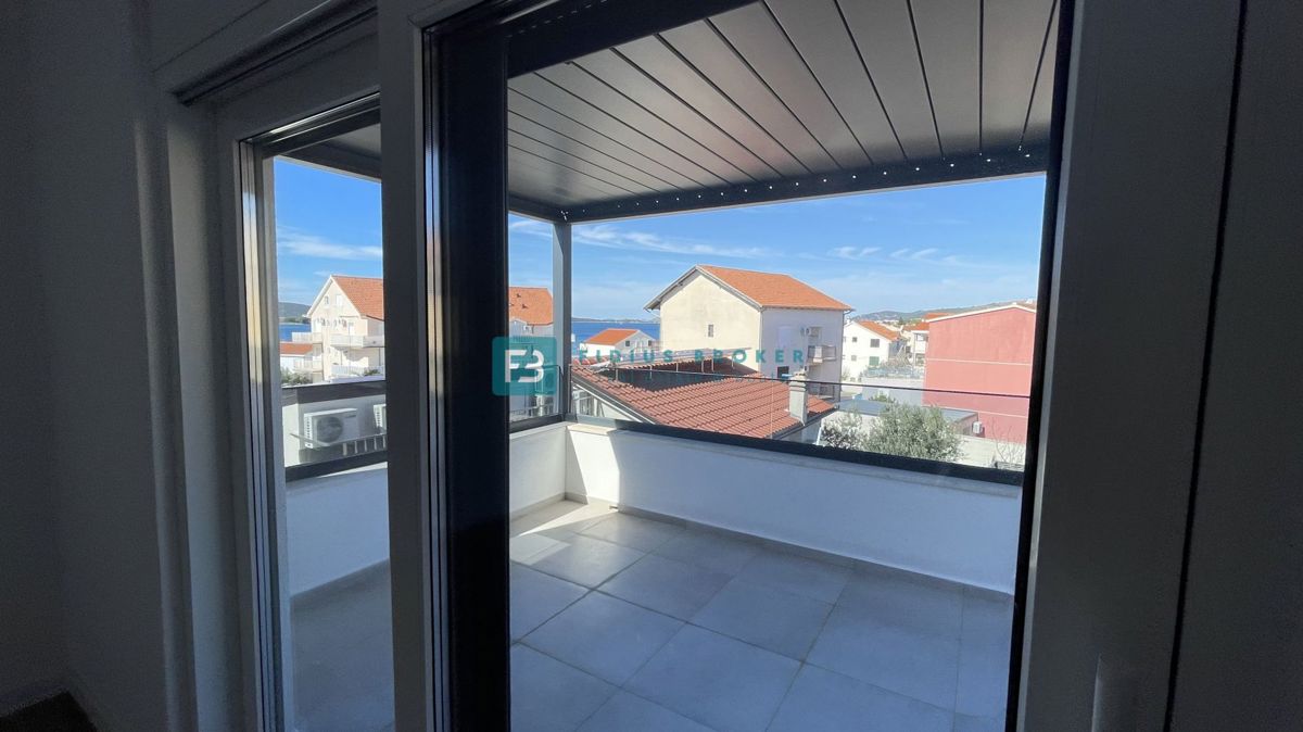 VODICE - SRIMA, nova, dvojček, 300 m do plaže, pogled na morje, S1