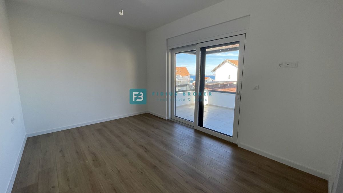 VODICE - SRIMA, nova, dvojček, 300 m do plaže, pogled na morje, S1