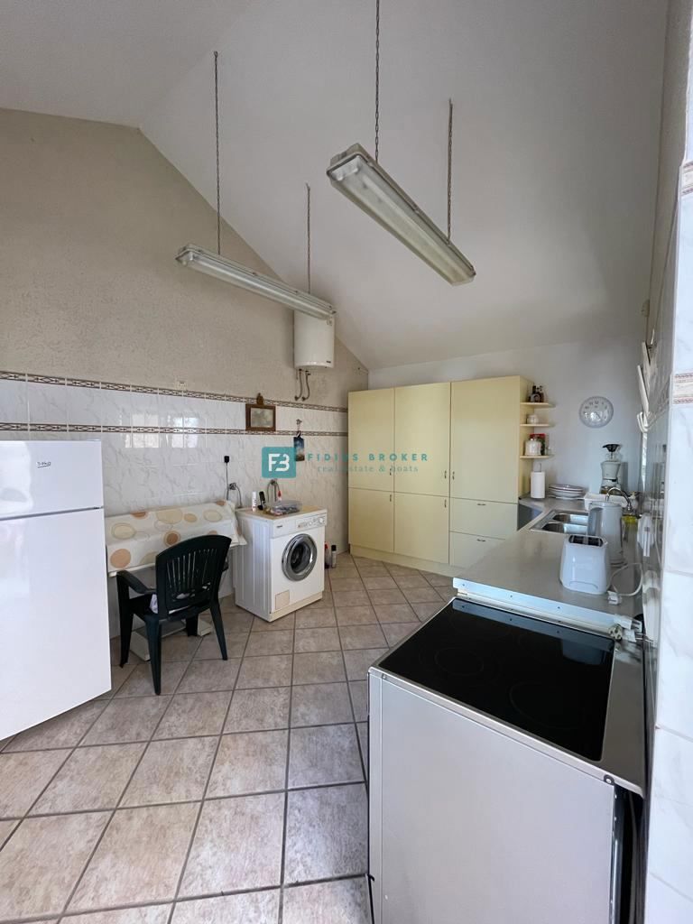 SRIMA, luksuzna hiša s 5 apartmaji, 2. vrsta od morja, pogled na morje