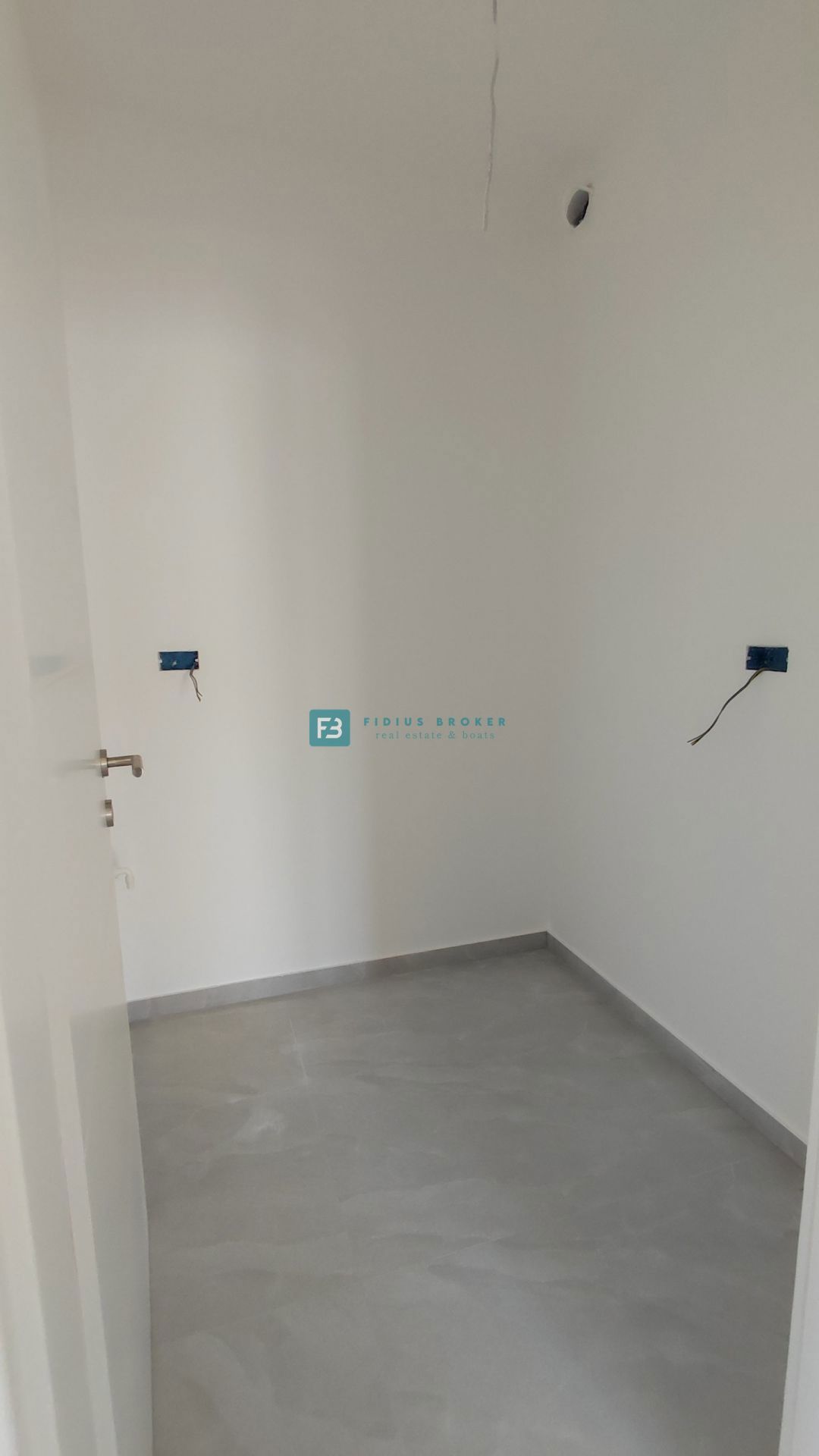 VODICE, novogradnja, dvoetažno stanovanje, vrt 110 m2