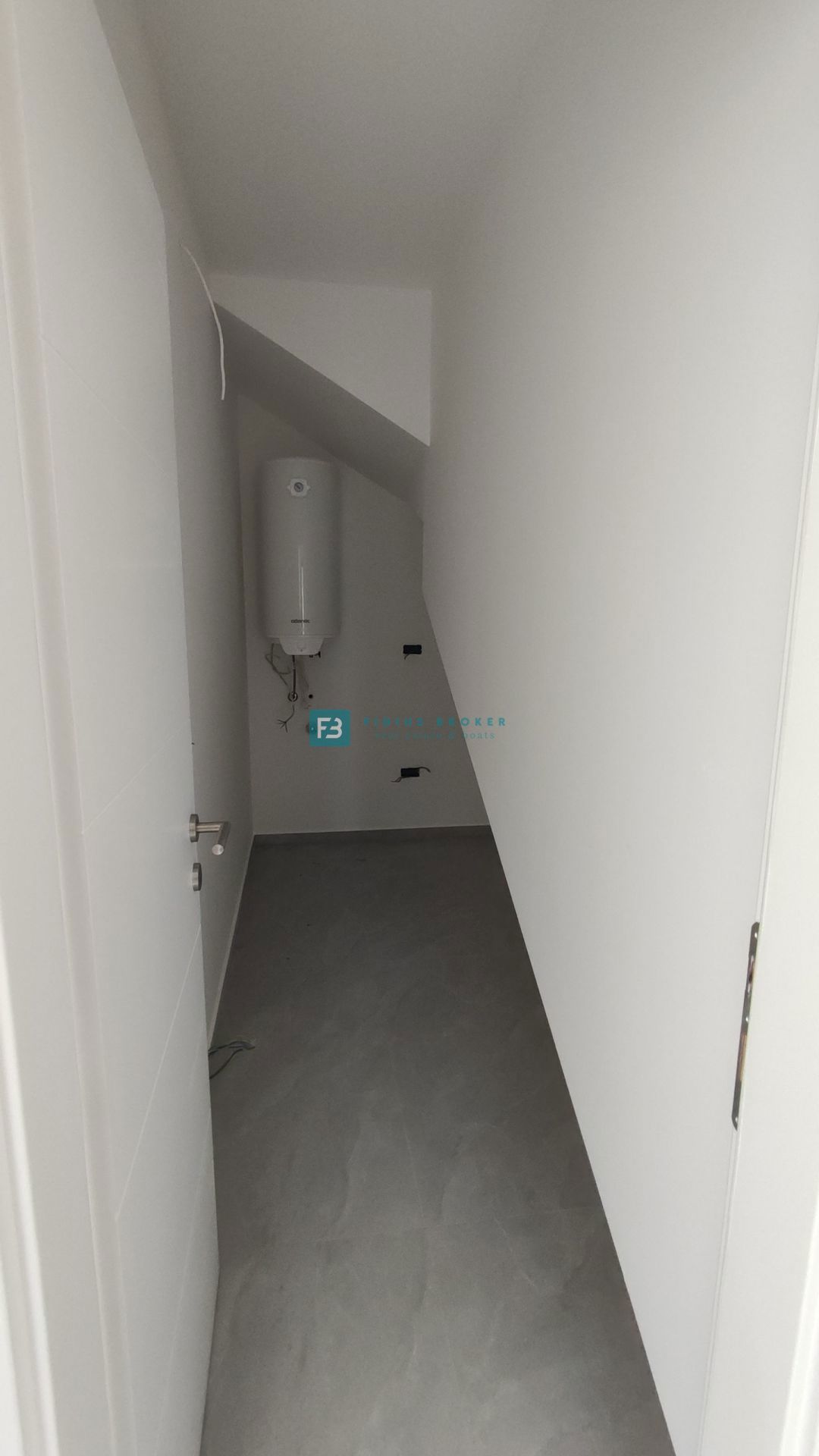 VODICE, novogradnja, dvoetažno stanovanje, vrt 110 m2