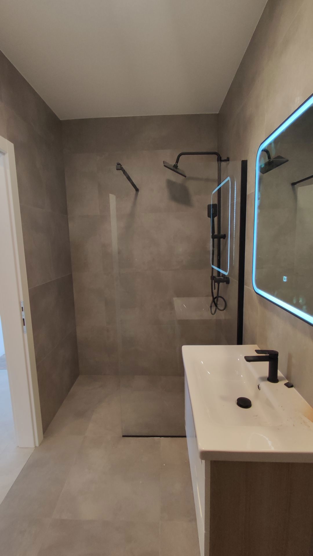 VODICE, novogradnja, dvoetažno stanovanje, vrt 110 m2