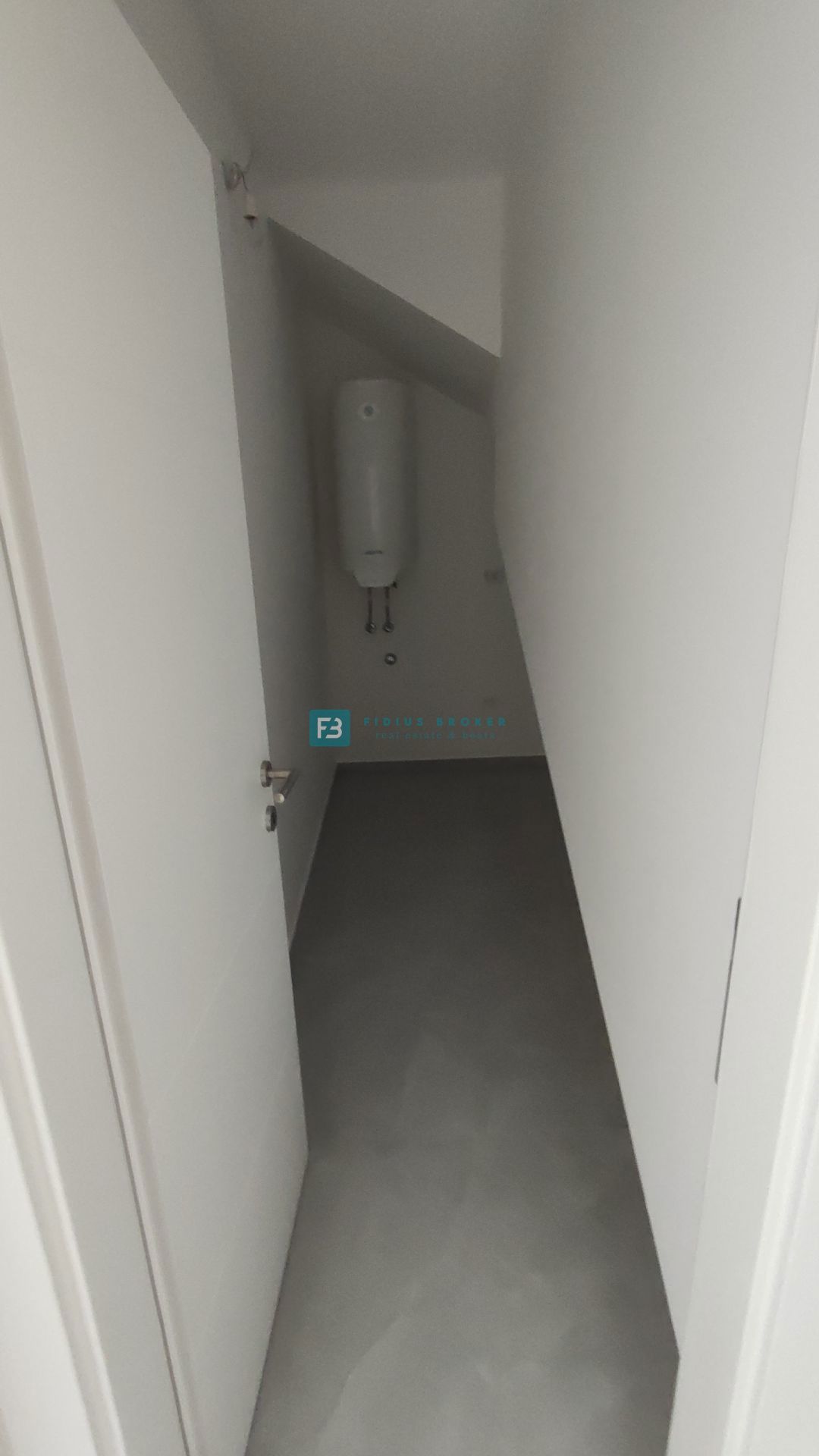 VODICE, novogradnja, dvoetažno stanovanje, vrt 110 m2
