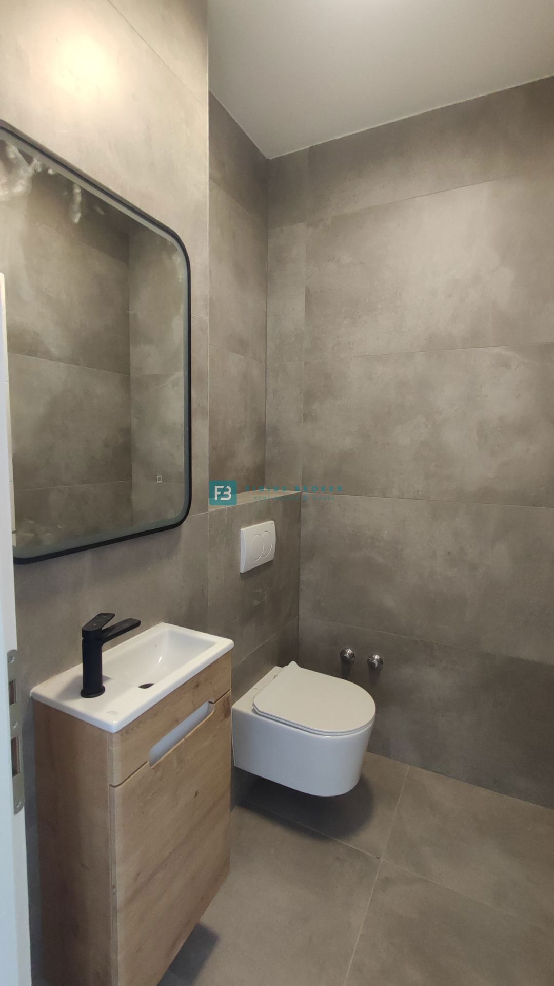 VODICE, novogradnja, dvoetažno stanovanje, vrt 110 m2