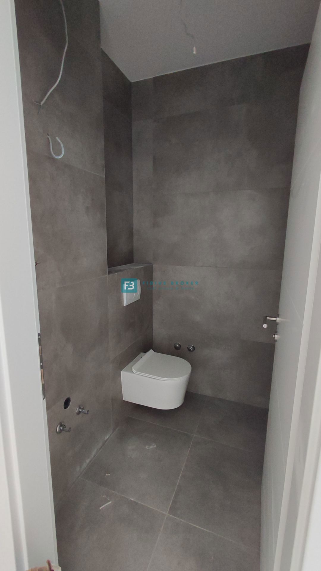 VODICE, novogradnja, dvoetažno stanovanje, vrt 110 m2