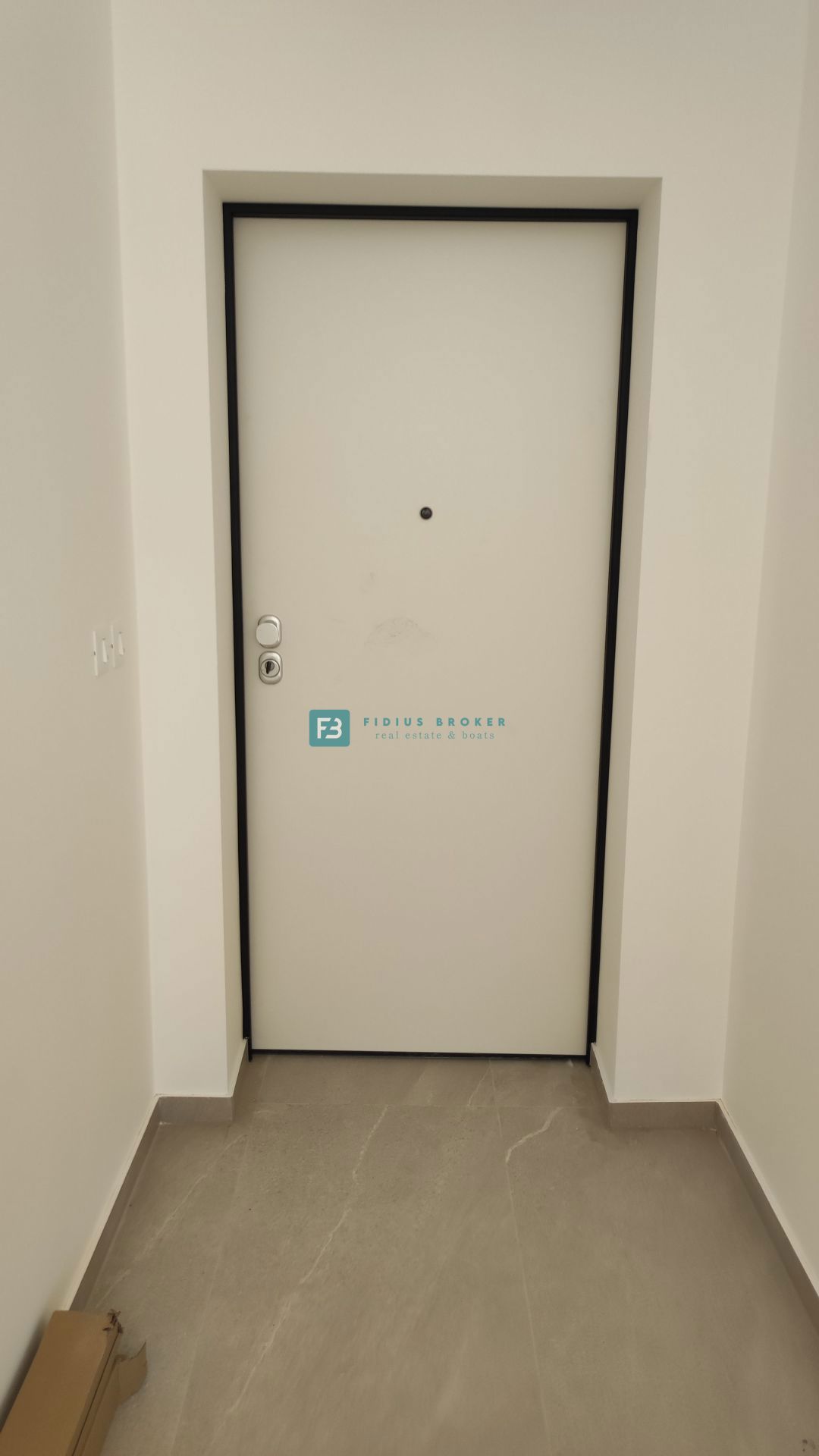 VODICE, novogradnja, dvoetažno stanovanje, vrt 110 m2