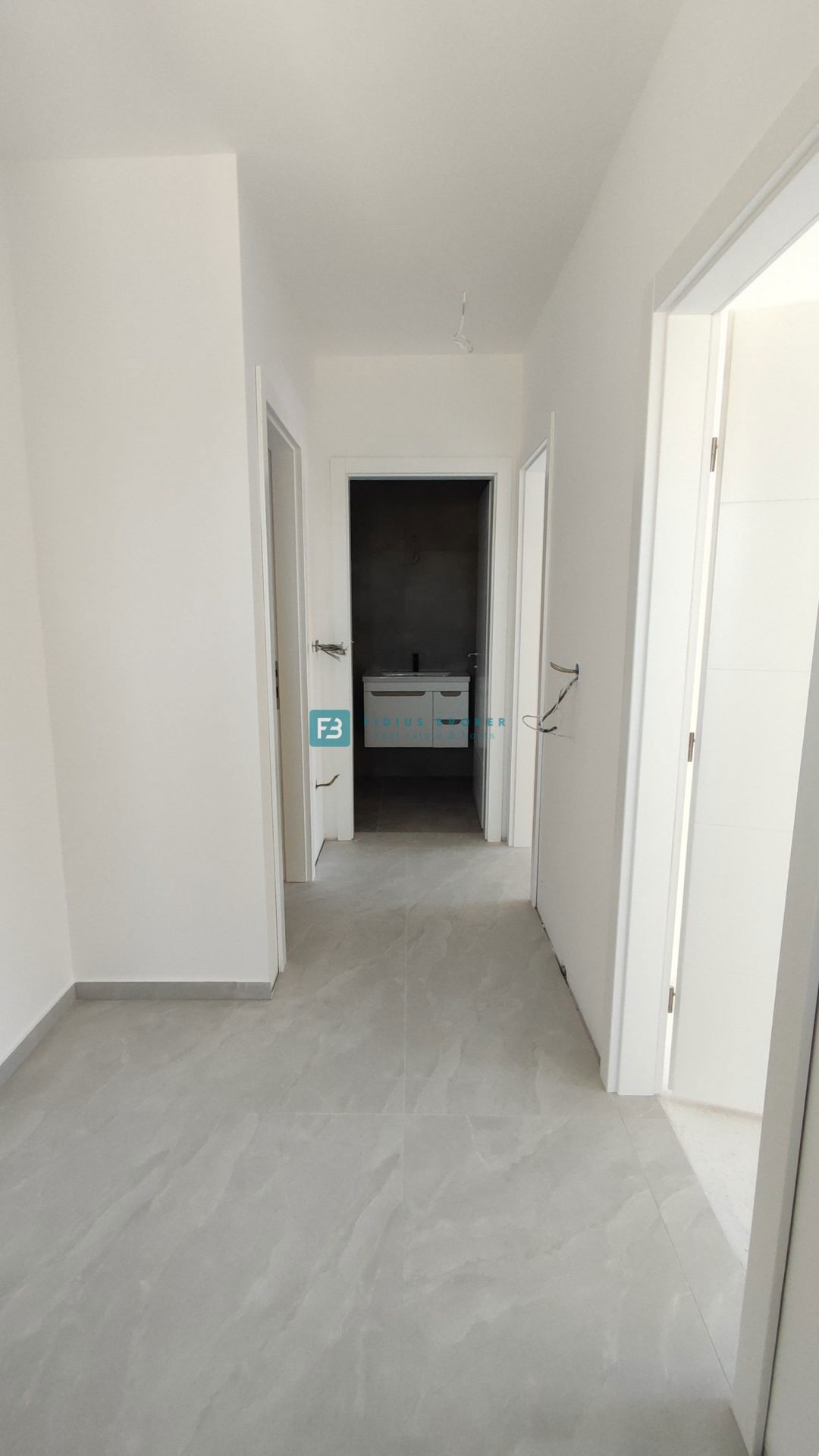 VODICE, novogradnja, dvoetažno stanovanje, vrt 110 m2