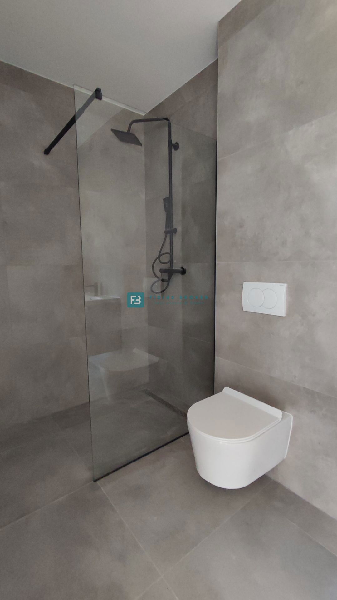 VODICE, novogradnja, dvoetažno stanovanje, vrt 110 m2
