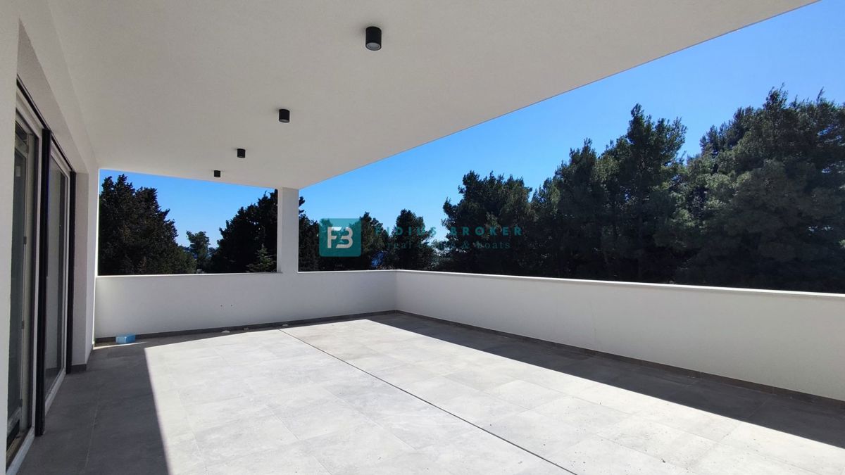 VODICE, novogradnja, moderno stanovanje, 1. nadstropje, mirna lokacija