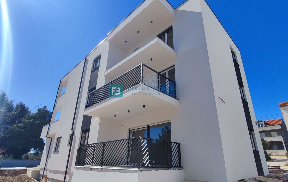 VODICE, novogradnja, moderno stanovanje, 1. nadstropje, mirna lokacija