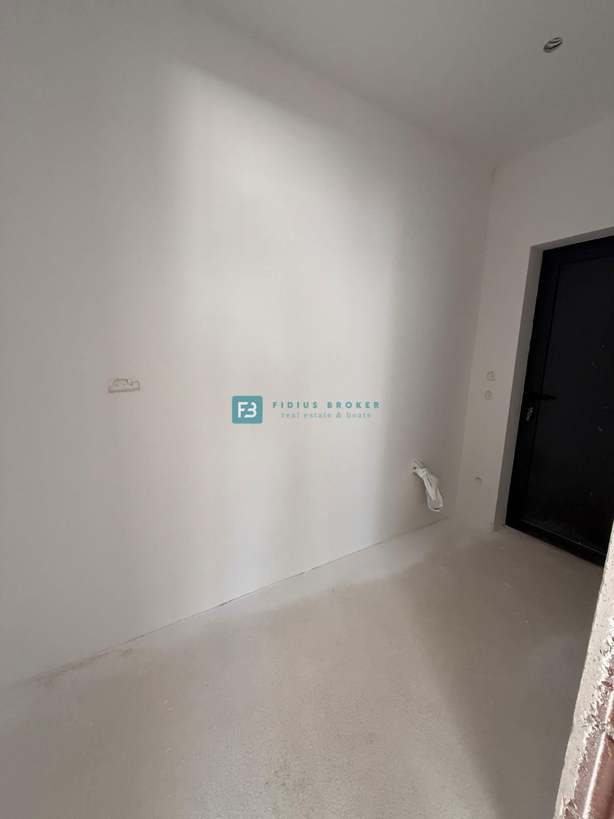 VODICE, novogradnja, dvojček, vrt 166 m2, mirna lokacija, S2