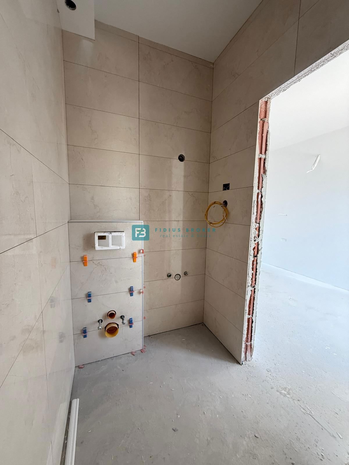 VODICE, novogradnja, dvojček, vrt 166 m2, mirna lokacija, S2