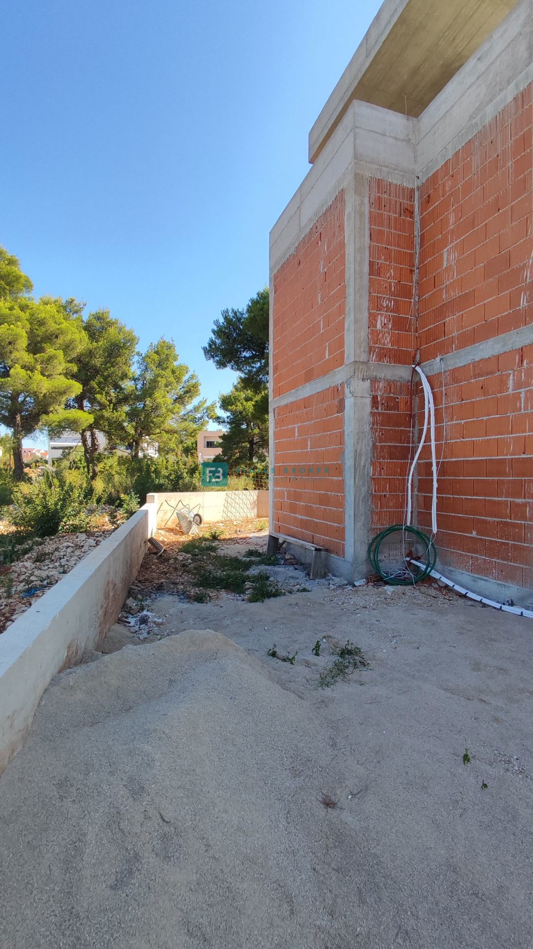 VODICE, novogradnja, pritličje, vrt 84 m2, 2 spavaće sobe