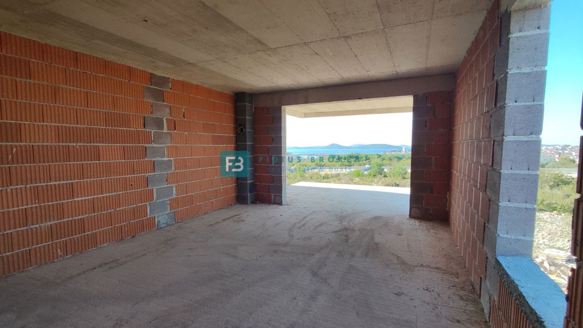 VODICE, novogradnja, 1. nadstropje, pogled na morje, 2 spalnici