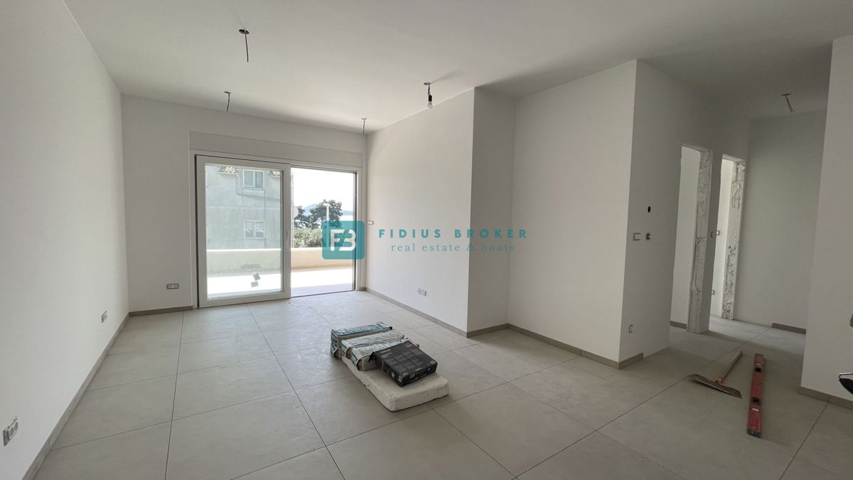 VODICE, novo, luksuzno stanovanje, vrhunska lokacija, 50 m do plaže, 1. nadstropje, terasa, dvigalo