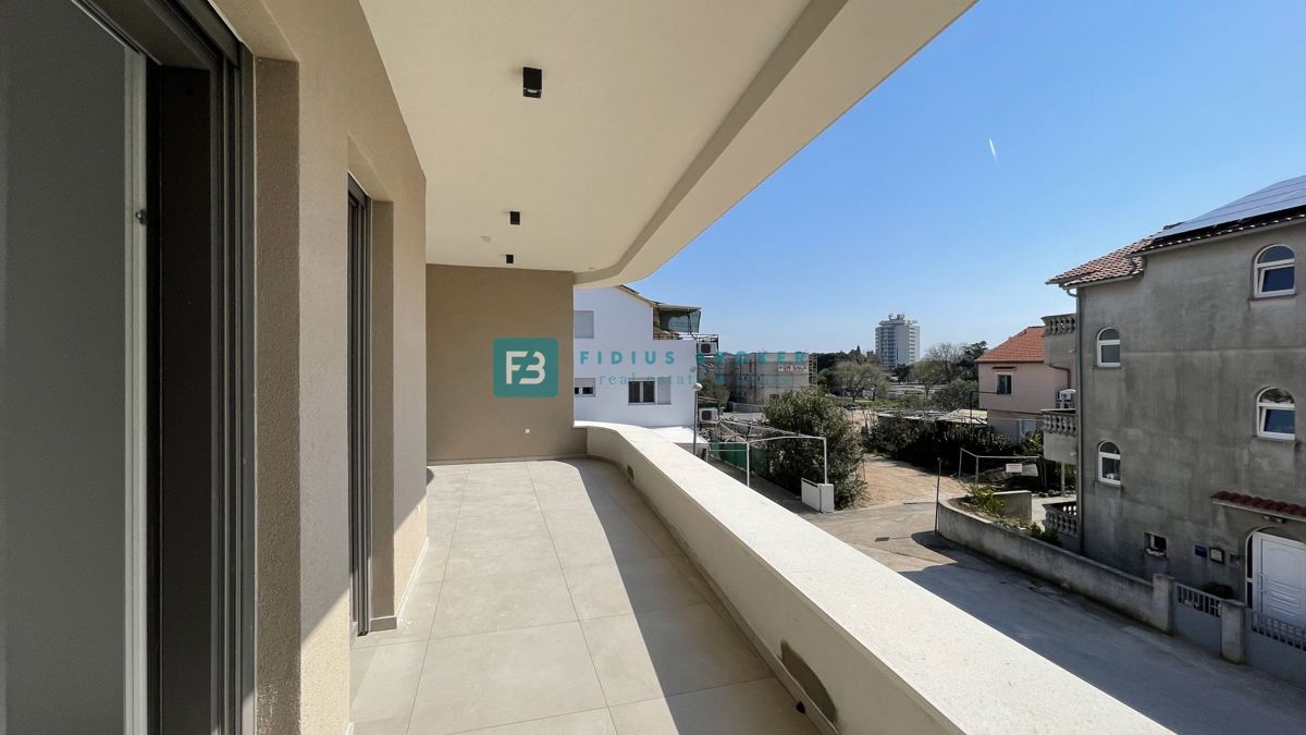 VODICE, novo, luksuzno stanovanje, vrhunska lokacija, 50 m do plaže, 1. nadstropje, terasa, dvigalo