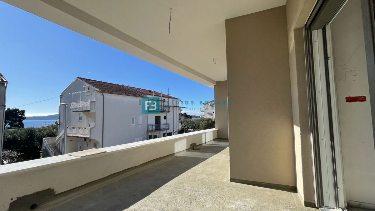 VODICE, novo, luksuzno stanovanje, vrhunska lokacija, 50 m do plaže, 1. nadstropje, terasa, dvigalo