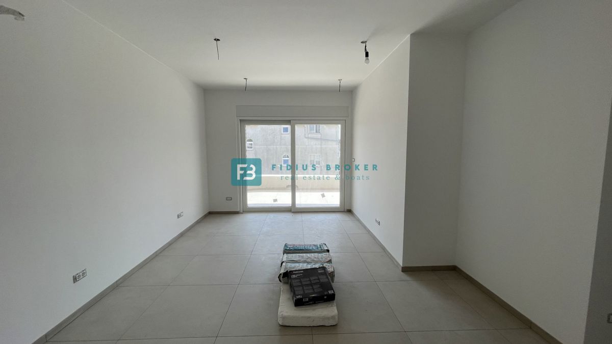 VODICE, novo, luksuzno stanovanje, vrhunska lokacija, 50 m do plaže, 1. nadstropje, terasa, dvigalo