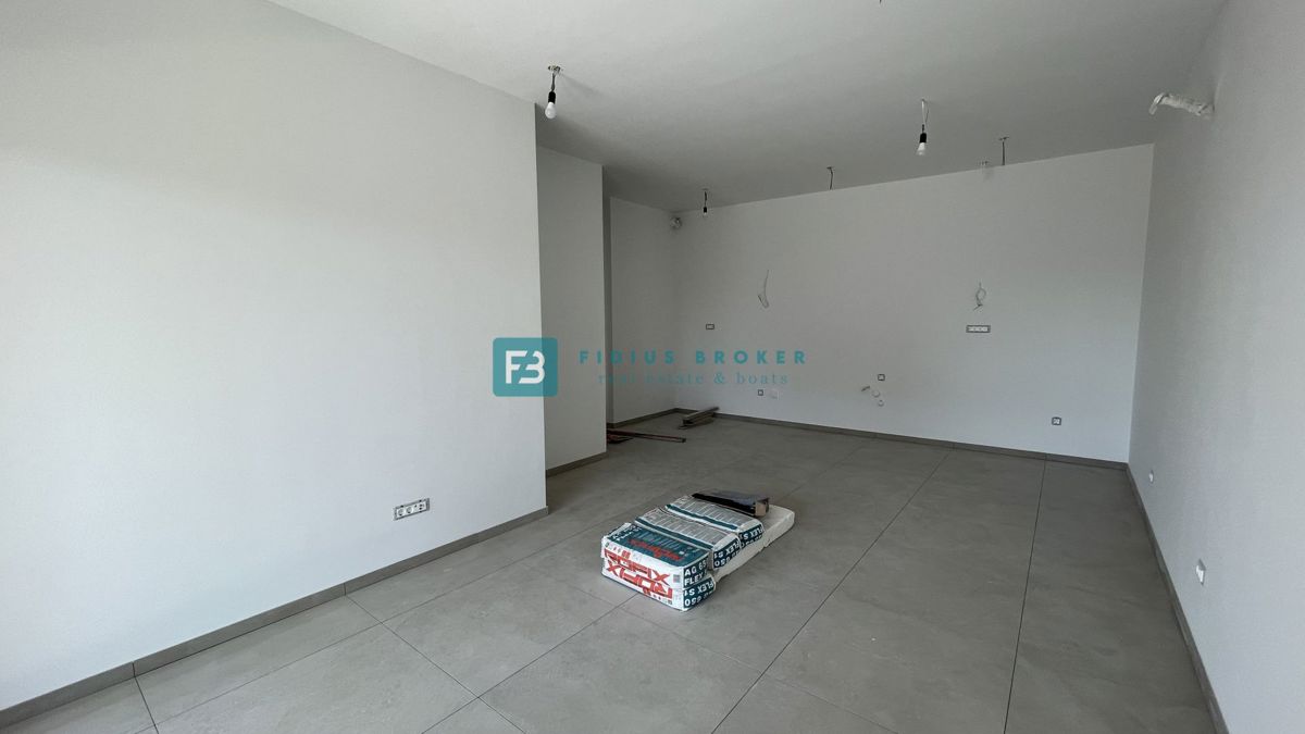 VODICE, novo, luksuzno stanovanje, vrhunska lokacija, 50 m do plaže, 1. nadstropje, terasa, dvigalo