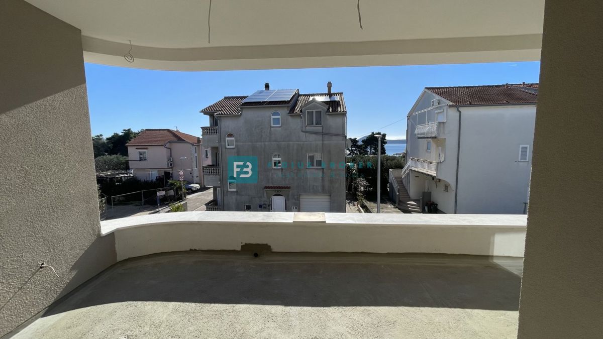 VODICE, novo, luksuzno stanovanje, vrhunska lokacija, 50 m do plaže, 1. nadstropje, terasa, dvigalo