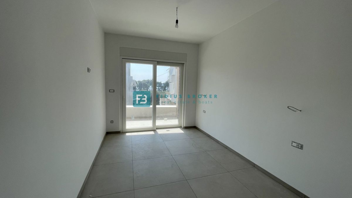 VODICE, novo, luksuzno stanovanje, vrhunska lokacija, 50 m do plaže, 1. nadstropje, terasa, dvigalo