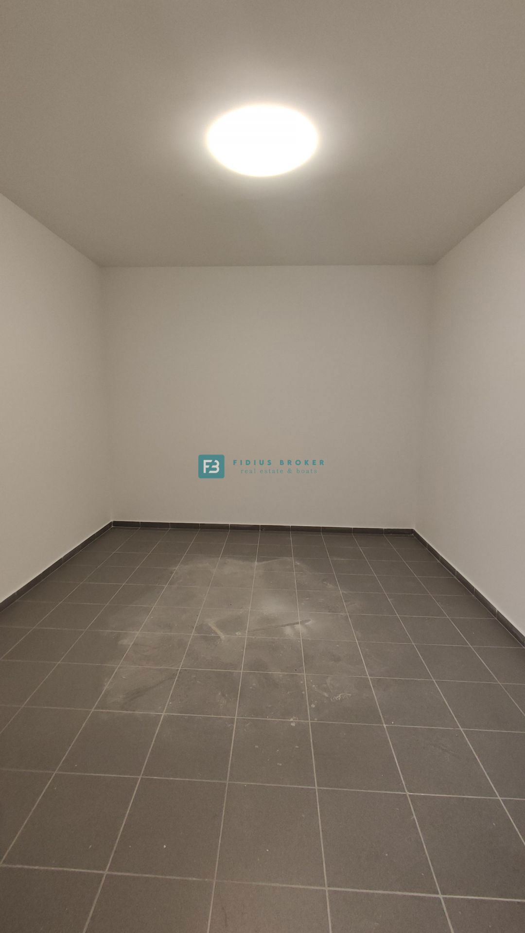 VODICE, novogradnja, 350 m od plaže, 2. nad., pogled na morje