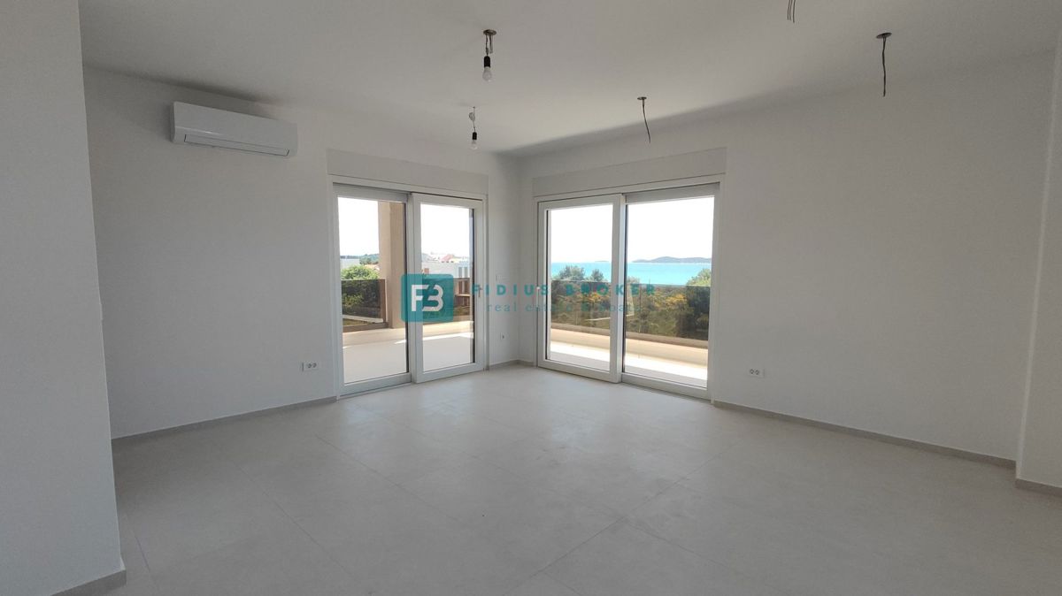 VODICE, novogradnja, 350 m od plaže, 2. nad., pogled na morje