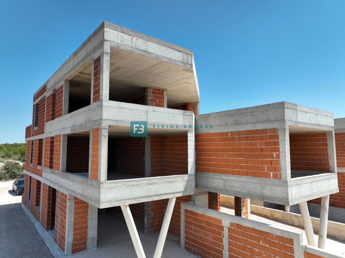 VODICE, novogradnja, luksuzno stanovanje, 1. nadstropje, mirna lokacija