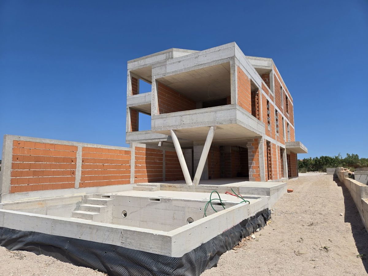VODICE, novogradnja, dvonadstropno luksuzno stanovanje, bazen, vrt 145 m2