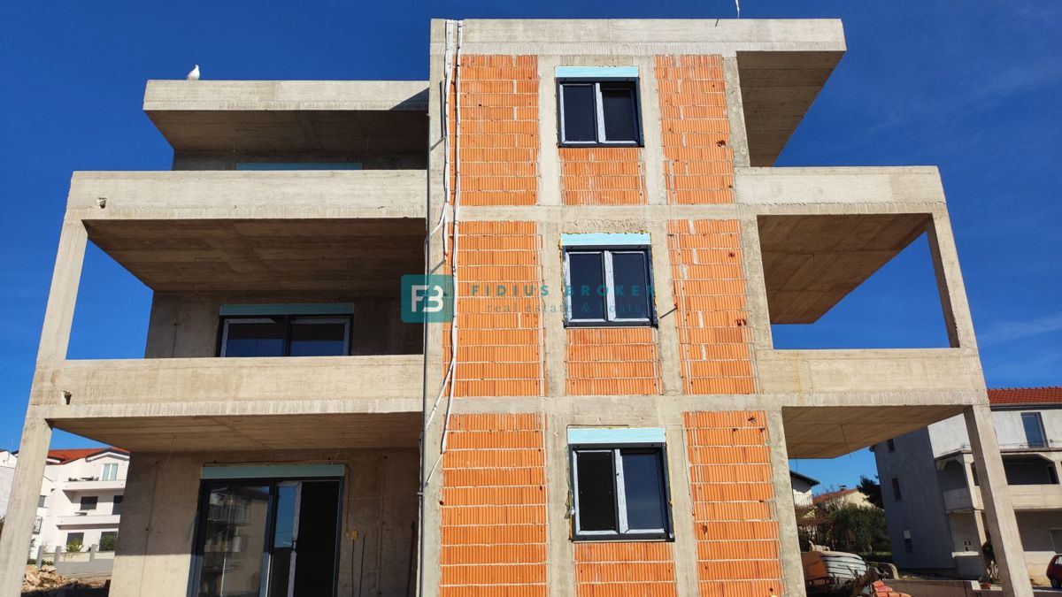 VODICE, novogradnja, moderno stanovanje, terasa, pogled na morje