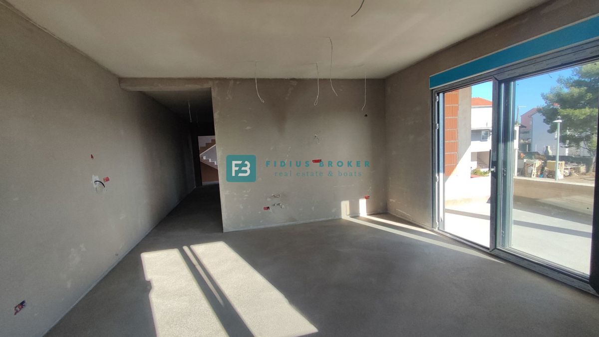 VODICE, novogradnja, moderno stanovanje, terasa, pogled na morje