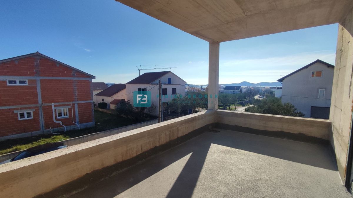 VODICE, novogradnja, moderno stanovanje, terasa, pogled na morje