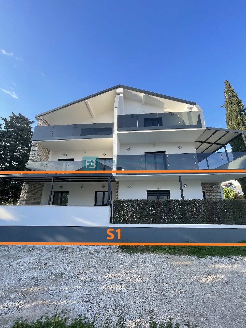 VODICE, novo, moderno stanovanje, 300 m do plaže