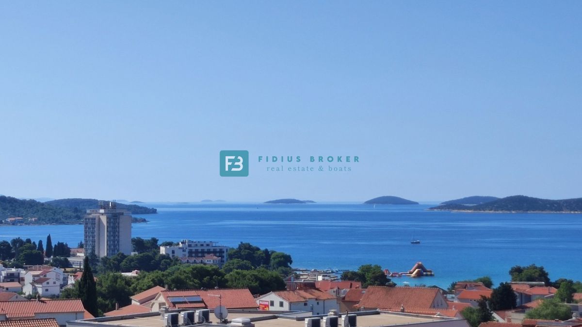 VODICE, novogradnja, 2. nadstropje, pogled na morje, dvigalo, parkirišče, shramba