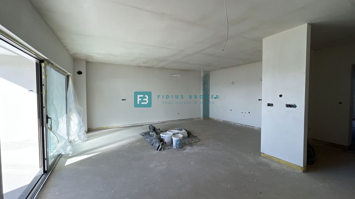 VODICE, novogradnja, 2. nadstropje, pogled na morje, dvigalo, parkirišče, shramba