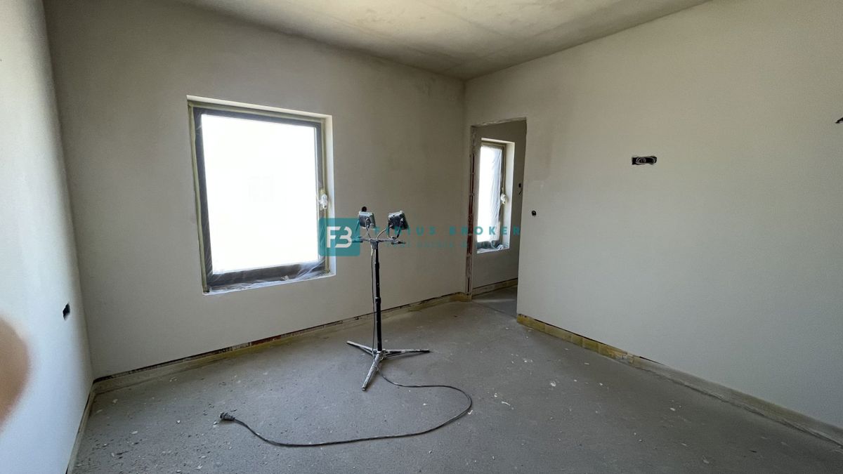 VODICE, novogradnja, 2. nadstropje, pogled na morje, dvigalo, parkirišče, shramba