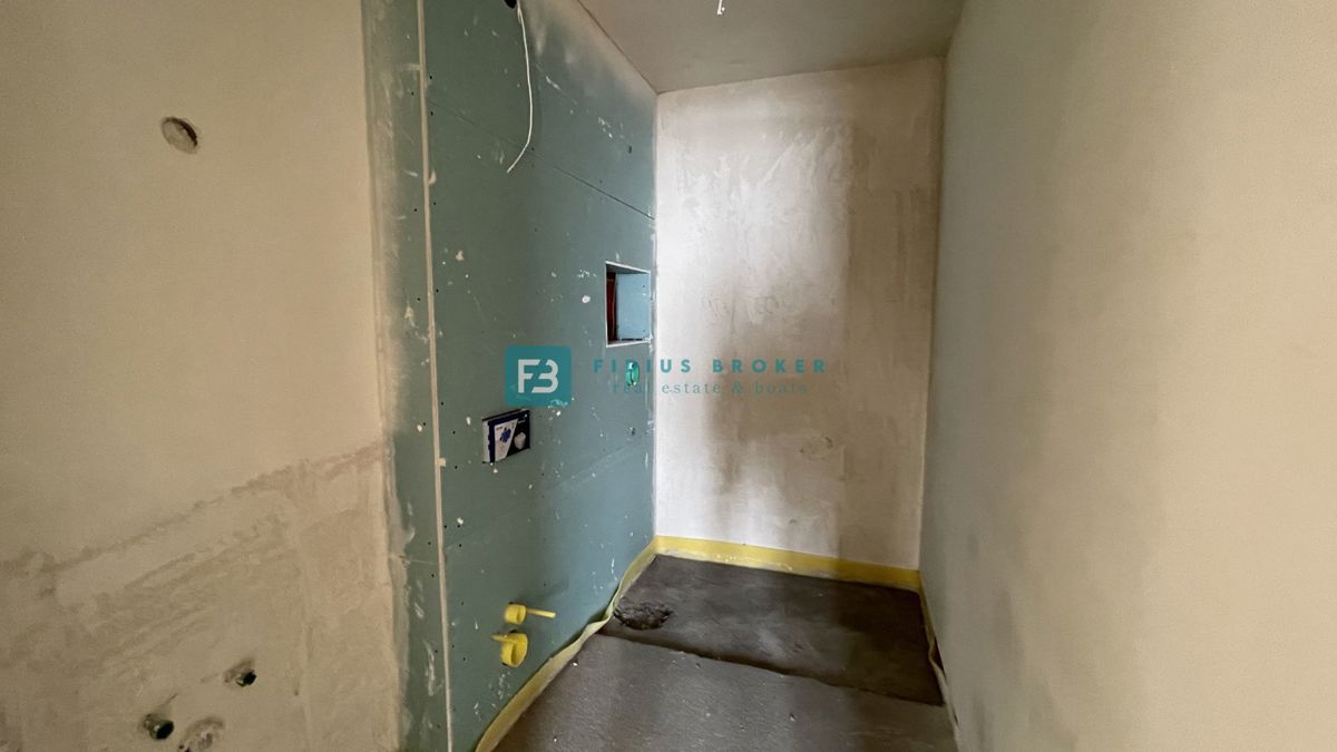 VODICE, novogradnja, 2. nadstropje, pogled na morje, dvigalo, parkirišče, shramba