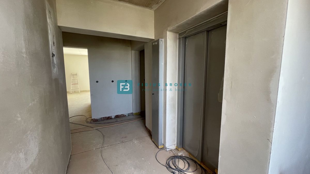 VODICE, novogradnja, 2. nadstropje, pogled na morje, dvigalo, parkirišče, shramba