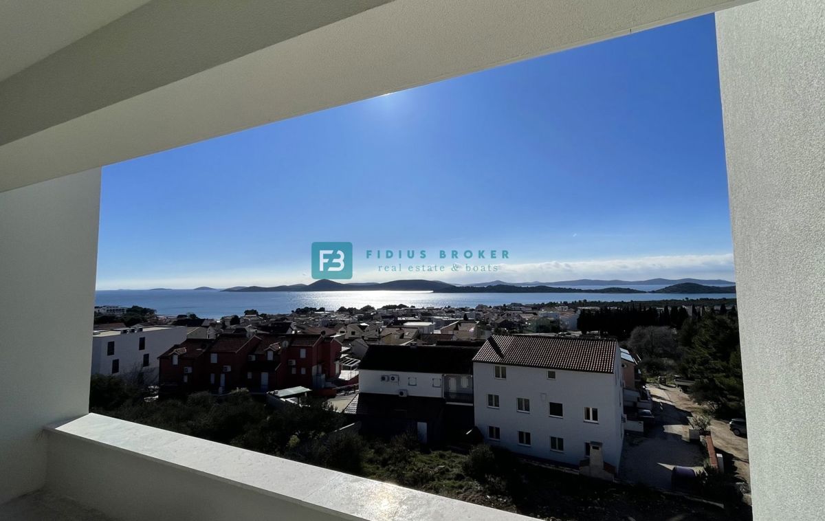 VODICE, novogradnja, 2. nadstropje, pogled na morje, dvigalo, parkirišče, shramba