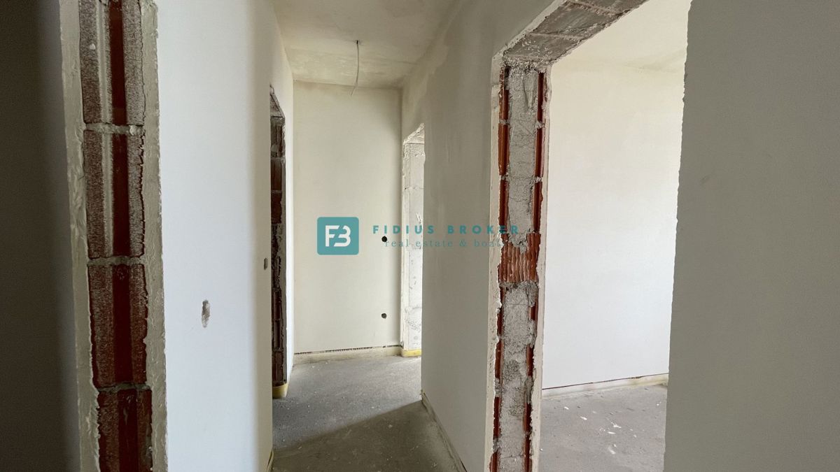 VODICE, novogradnja, 2. nadstropje, pogled na morje, dvigalo, parkirišče, shramba