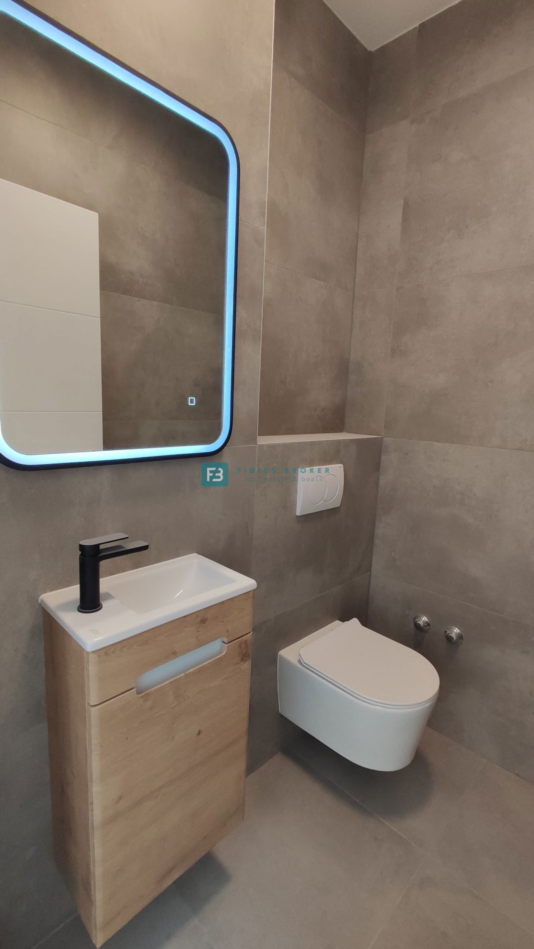 VODICE, novogradnja, dvoetažno stanovanje, vrt 98 m2