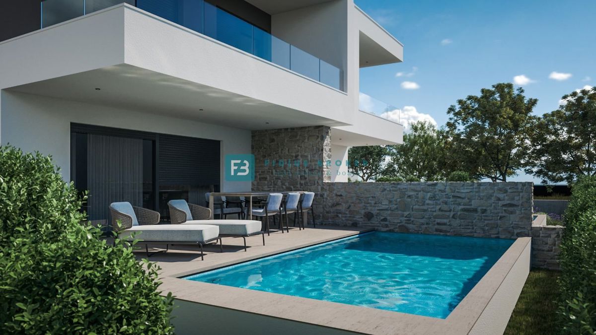 VODICE, novogradnja, pol samostojna hiša, bazen, dvorišče, 2 parkirni mesti