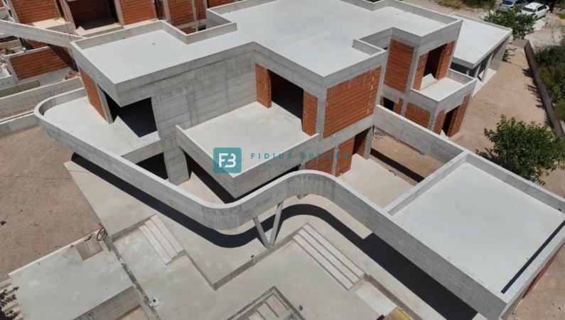 VODICE, nova, moderna atraktivna vila, bazen, savna, garaža, Roh-Bau faza