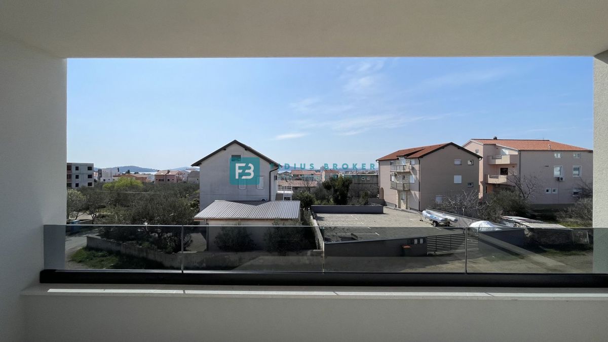 VODICE, novogradnja, moderno stanovanje, terasa, 2 spalnici