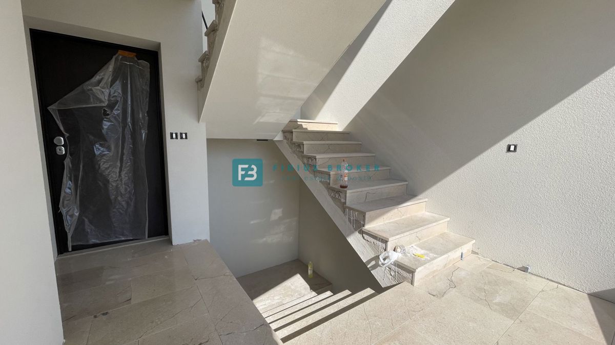 VODICE, novogradnja, moderno stanovanje, terasa, 2 spalnici