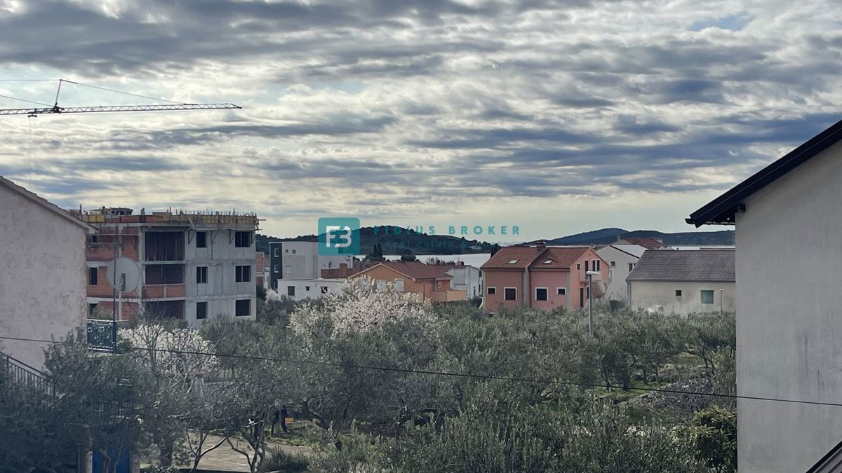 VODICE, novogradnja, moderno stanovanje, terasa, 2 spalnici