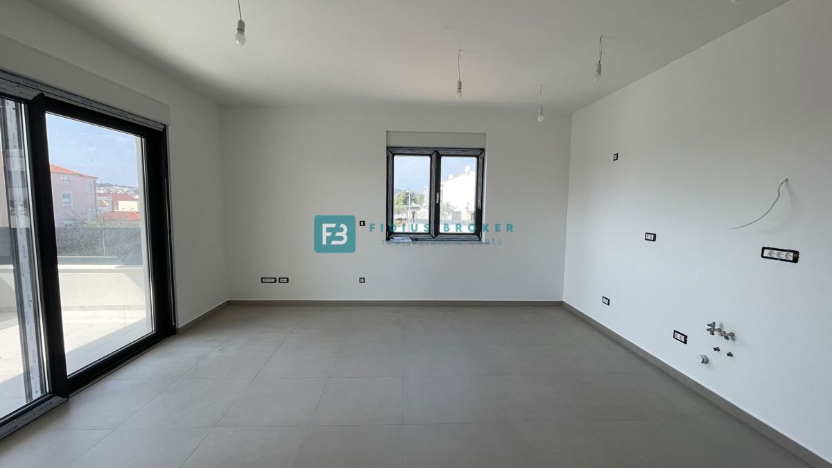 VODICE, novogradnja, moderno stanovanje, terasa, 2 spalnici