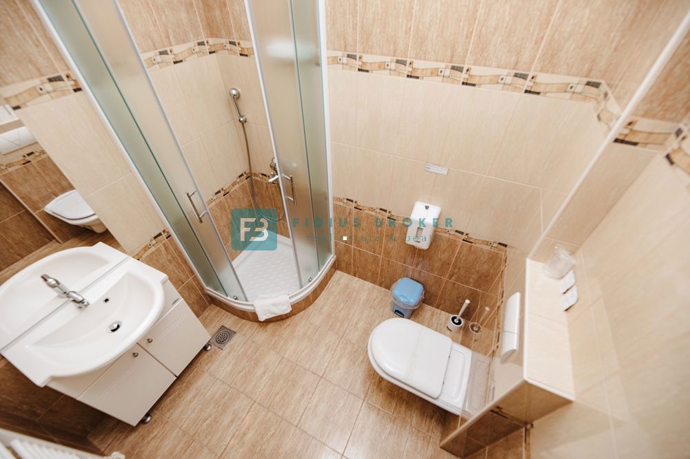 TRIBUNJ, uveljavljen mini hotel, cafe bar, vrhunska lokacija